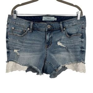 Torrid Distressed Denim Festival Raw‎ Edge Hem Shorts Size 12